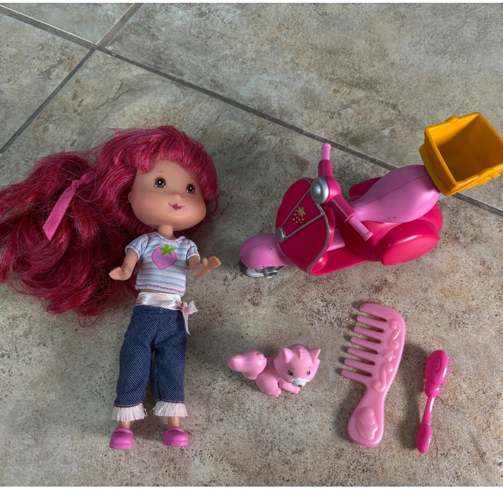 Strawberry Shortcake Berry Sweet Scooter Playset w/ Custard Cat Vintage - Picture 5 of 6